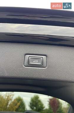Позашляховик / Кросовер Audi Q7 2017 в  фото 37 Позашляховик / Кросовер Audi Q7 2017 в