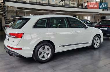 Позашляховик / Кросовер Audi Q7 2025 в 