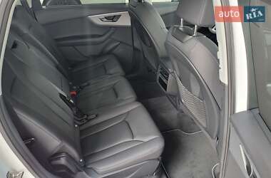 Позашляховик / Кросовер Audi Q7 2025 в 