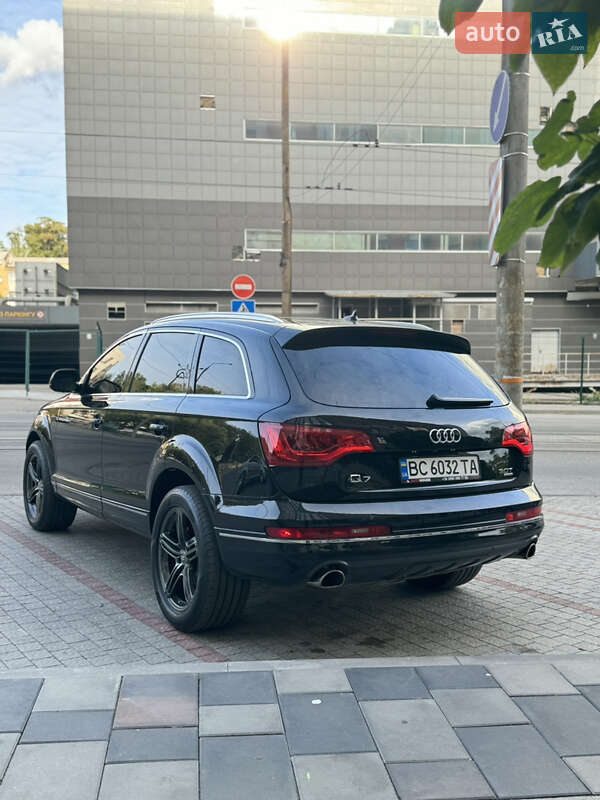 Позашляховик / Кросовер Audi Q7 2015 в Запоріжжі