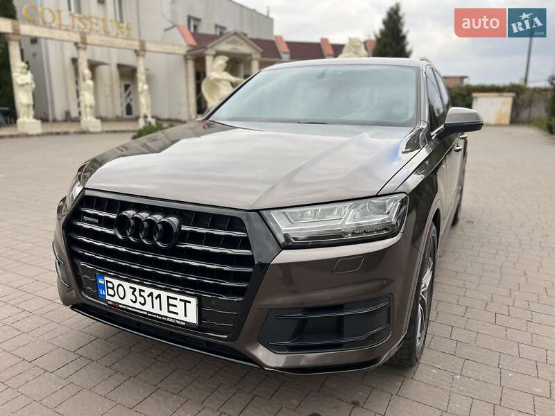 Внедорожник / Кроссовер Audi Q7 2015 в Хмельницком