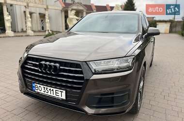 Позашляховик / Кросовер Audi Q7 2015 в 