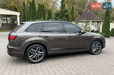 Позашляховик / Кросовер Audi Q7 2015 в 