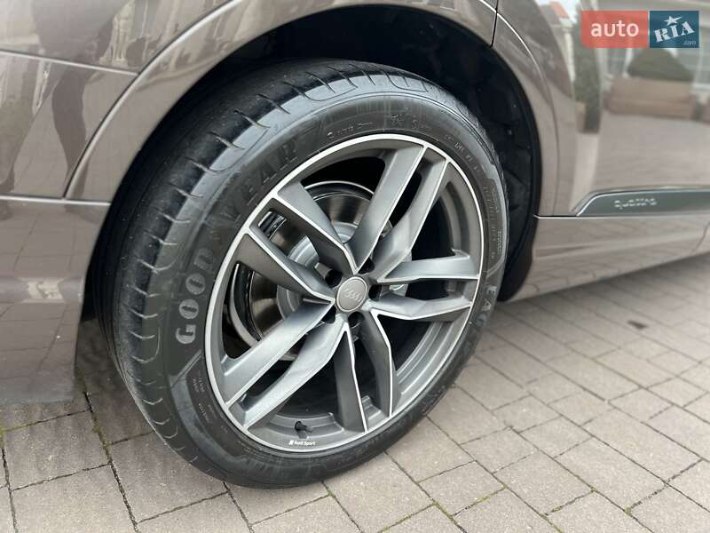 Внедорожник / Кроссовер Audi Q7 2015 в Хмельницком