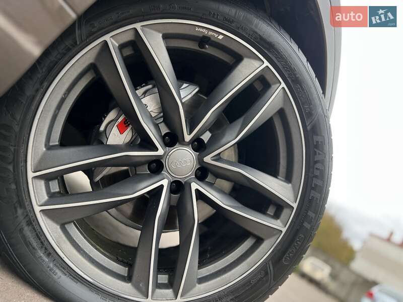 Внедорожник / Кроссовер Audi Q7 2015 в Хмельницком