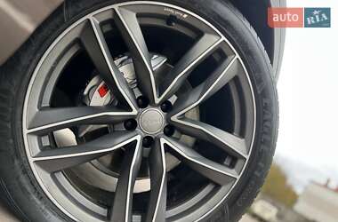 Позашляховик / Кросовер Audi Q7 2015 в 