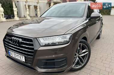 Позашляховик / Кросовер Audi Q7 2015 в 