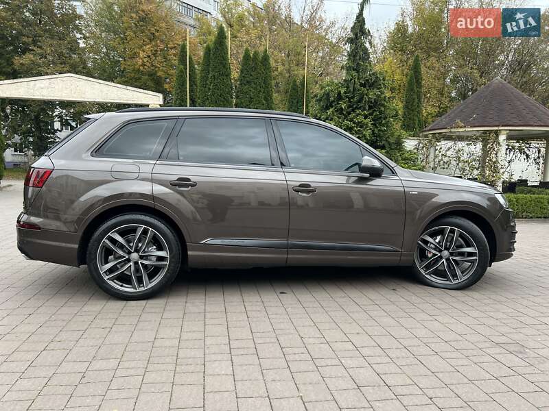Внедорожник / Кроссовер Audi Q7 2015 в Хмельницком