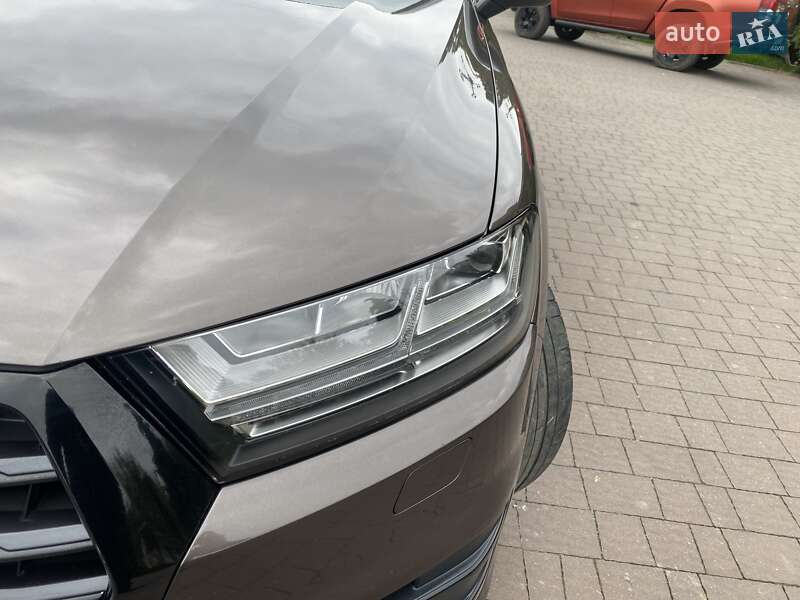 Внедорожник / Кроссовер Audi Q7 2015 в Хмельницком