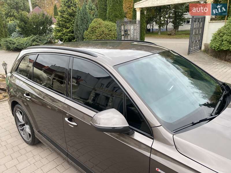 Внедорожник / Кроссовер Audi Q7 2015 в Хмельницком