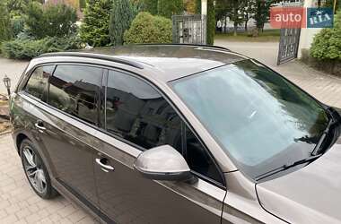 Позашляховик / Кросовер Audi Q7 2015 в 