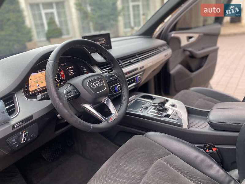 Внедорожник / Кроссовер Audi Q7 2015 в Хмельницком