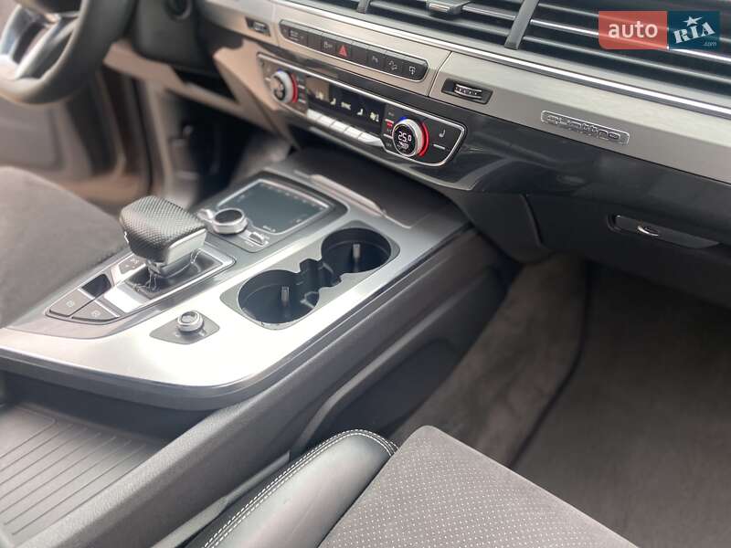 Внедорожник / Кроссовер Audi Q7 2015 в Хмельницком