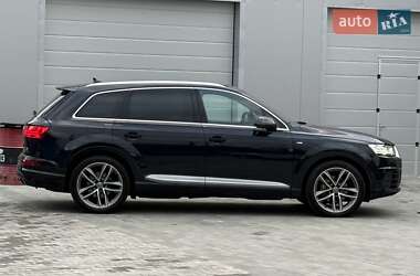 Внедорожник / Кроссовер Audi Q7 2016 в 