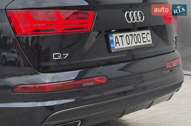 Внедорожник / Кроссовер Audi Q7 2016 в 