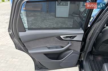 Внедорожник / Кроссовер Audi Q7 2016 в 