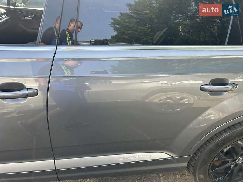 Позашляховик / Кросовер Audi Q7 2016 в Києві