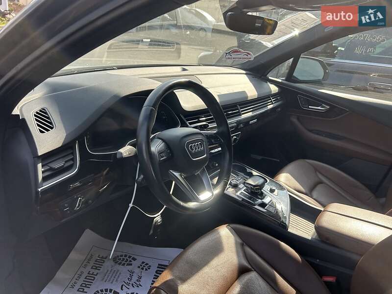 Позашляховик / Кросовер Audi Q7 2016 в Києві