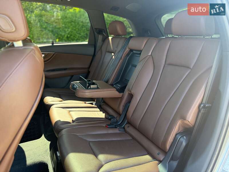 Позашляховик / Кросовер Audi Q7 2016 в Києві