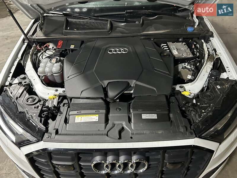 Внедорожник / Кроссовер Audi Q7 2020 в Киеве