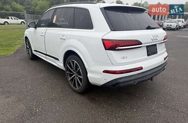 Позашляховик / Кросовер Audi Q7 2020 в 