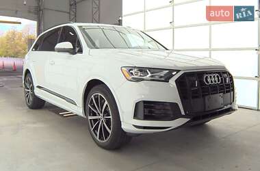 Позашляховик / Кросовер Audi Q7 2020 в 