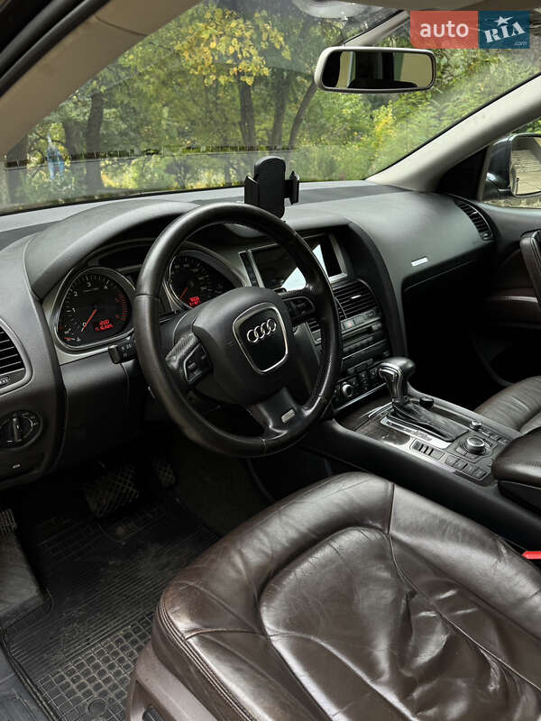 Внедорожник / Кроссовер Audi Q7 2006 в Луцке