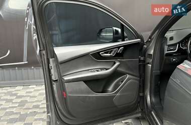 Позашляховик / Кросовер Audi Q7 2017 в  фото 25 Позашляховик / Кросовер Audi Q7 2017 в