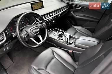 Позашляховик / Кросовер Audi Q7 2017 в  фото 30 Позашляховик / Кросовер Audi Q7 2017 в