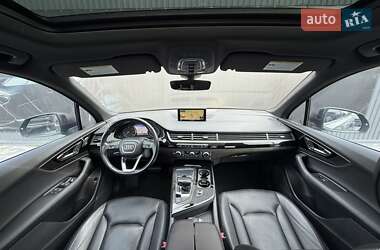 Позашляховик / Кросовер Audi Q7 2017 в  фото 39 Позашляховик / Кросовер Audi Q7 2017 в