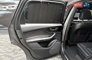 Позашляховик / Кросовер Audi Q7 2017 в  фото 68 Позашляховик / Кросовер Audi Q7 2017 в