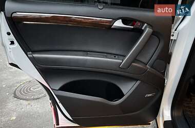 Внедорожник / Кроссовер Audi Q7 2013 в 