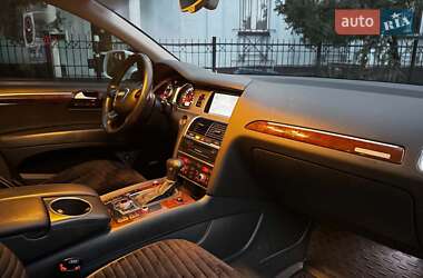 Внедорожник / Кроссовер Audi Q7 2013 в 