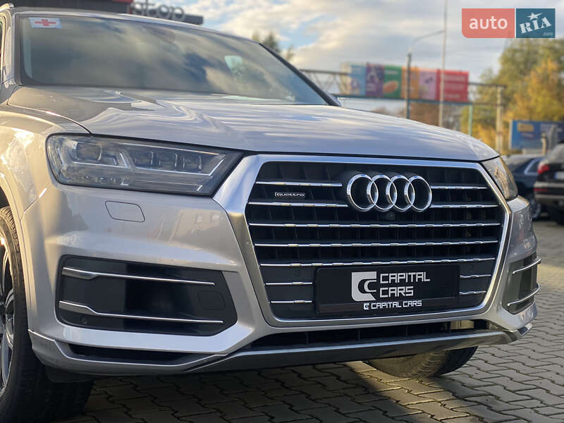 Позашляховик / Кросовер Audi Q7 2015 в Луцьку