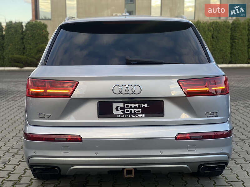 Позашляховик / Кросовер Audi Q7 2015 в Луцьку