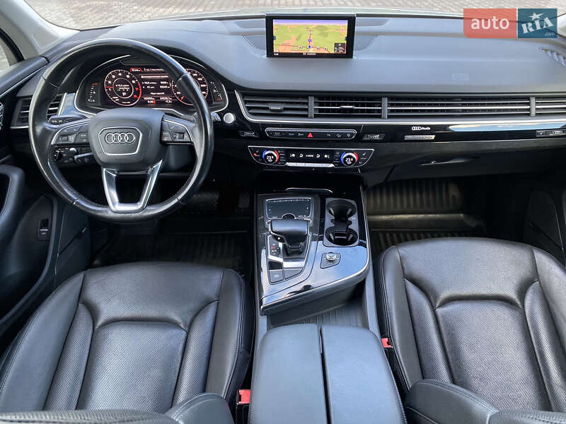Позашляховик / Кросовер Audi Q7 2015 в Луцьку