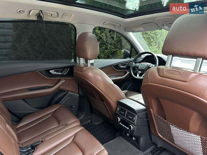 Позашляховик / Кросовер Audi Q7 2018 в Львові