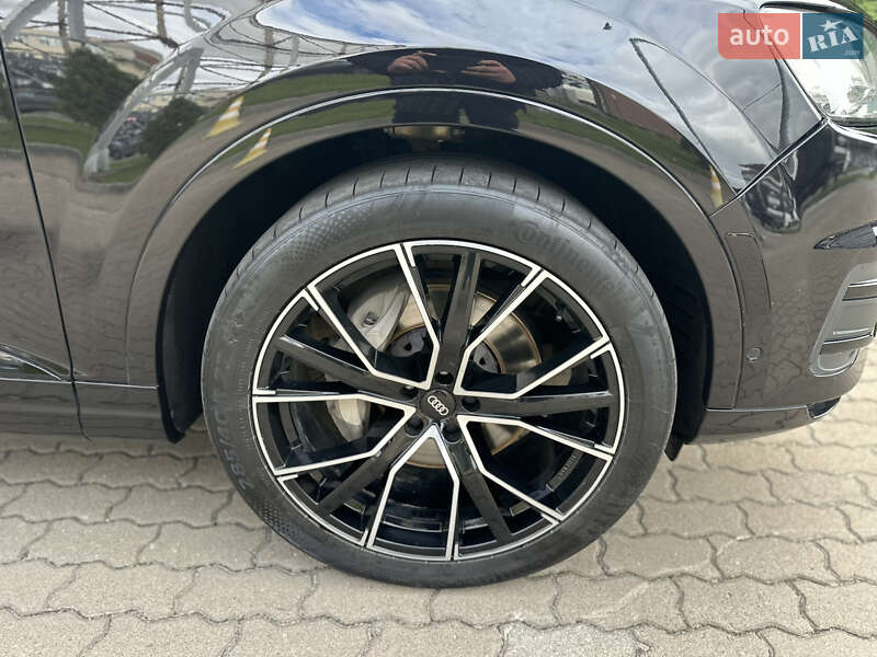 Позашляховик / Кросовер Audi Q7 2018 в Львові