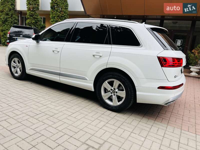 Позашляховик / Кросовер Audi Q7 2015 в Хмельницькому