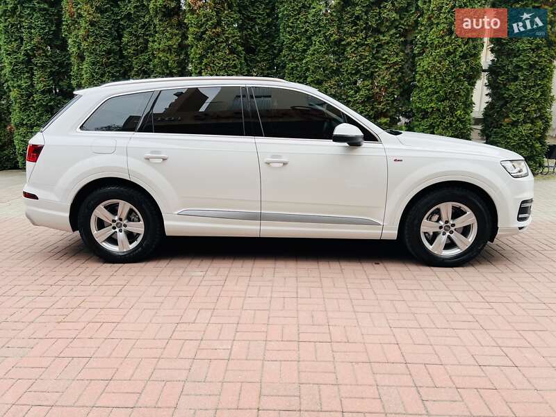 Позашляховик / Кросовер Audi Q7 2015 в Хмельницькому