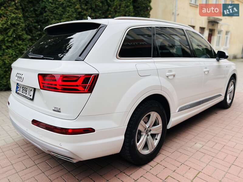 Позашляховик / Кросовер Audi Q7 2015 в Хмельницькому