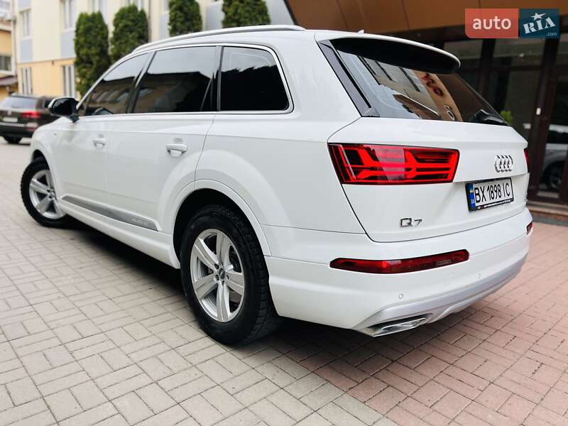Позашляховик / Кросовер Audi Q7 2015 в Хмельницькому