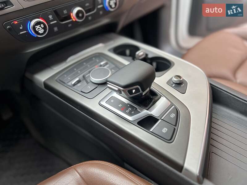 Позашляховик / Кросовер Audi Q7 2015 в Хмельницькому