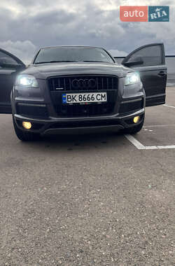 Позашляховик / Кросовер Audi Q7 2015 в  фото 26 Позашляховик / Кросовер Audi Q7 2015 в