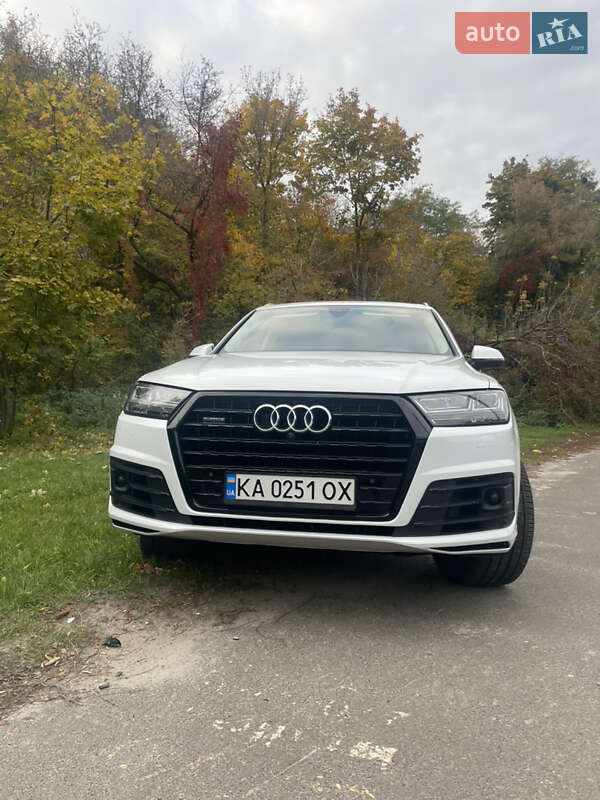Позашляховик / Кросовер Audi Q7 2018 в Києві