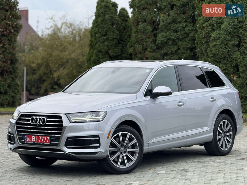 Позашляховик / Кросовер Audi Q7 2019 в 