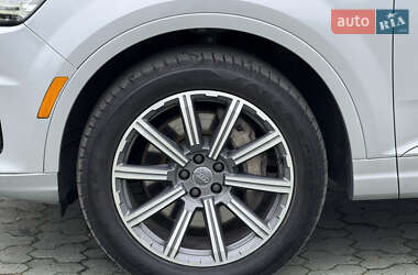 Позашляховик / Кросовер Audi Q7 2019 в 