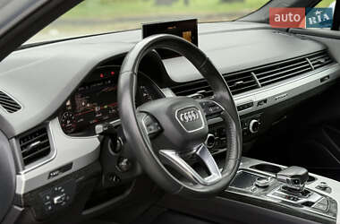Позашляховик / Кросовер Audi Q7 2019 в 