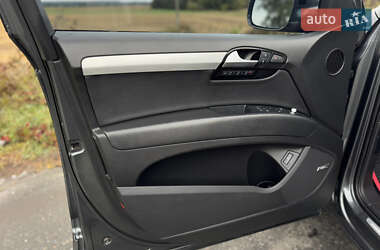 Позашляховик / Кросовер Audi Q7 2011 в 