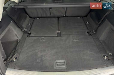 Позашляховик / Кросовер Audi Q7 2011 в 